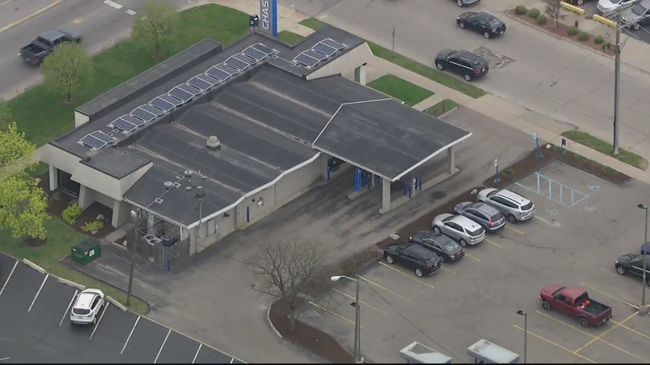 Dearborn Heights bank Chase Bank robbed