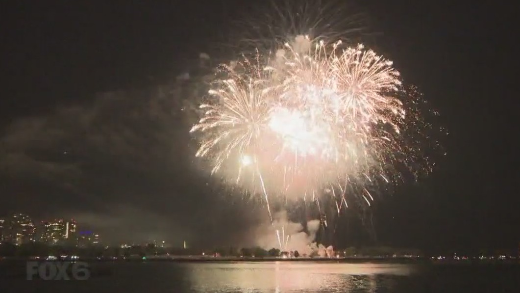 Milwaukee Lakefront Fireworks (July 3, 2023)