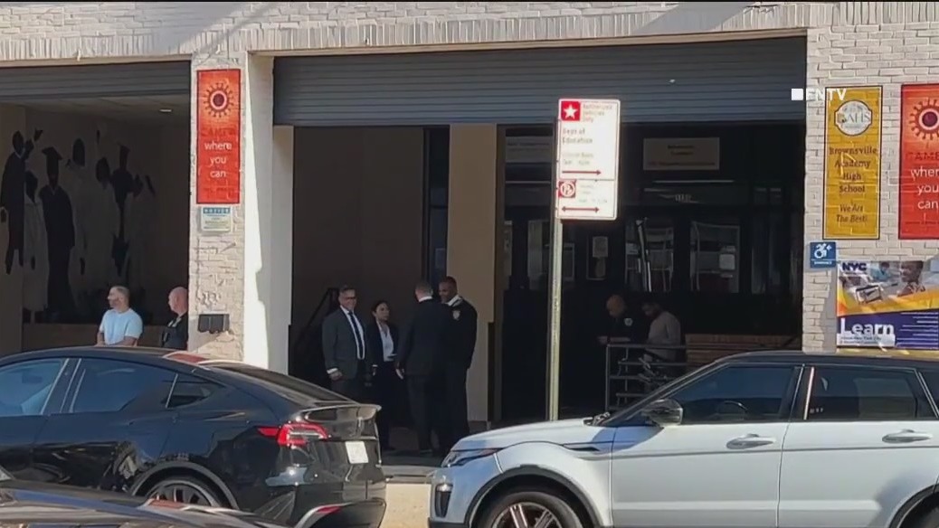 Teen stabbed, 2 slashed outside Brooklyn school