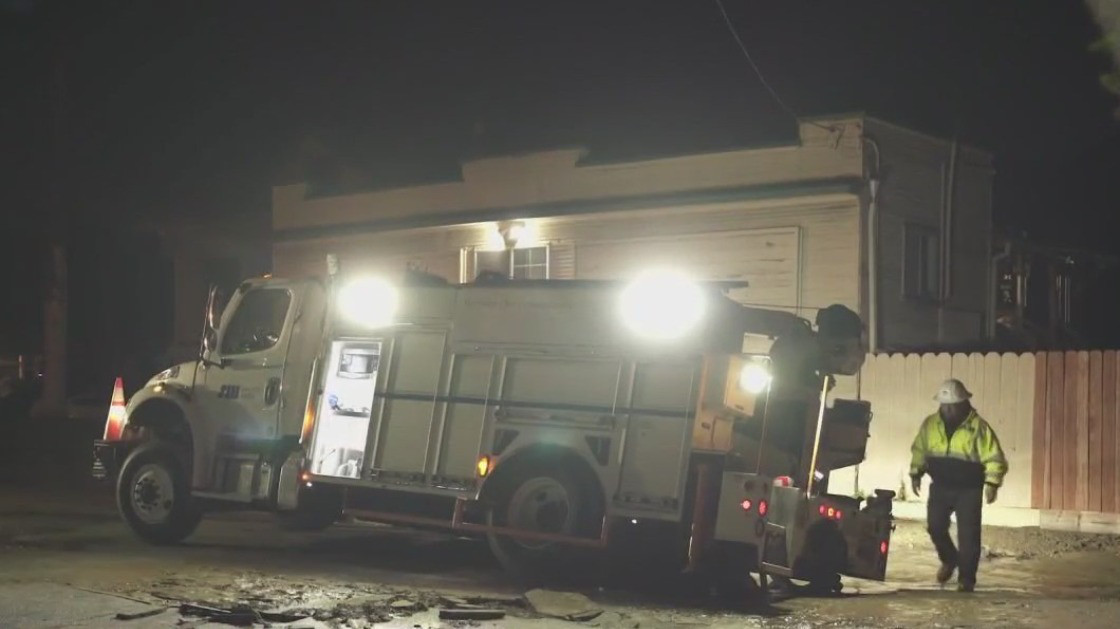 Crews work to fix water main break in San Jose