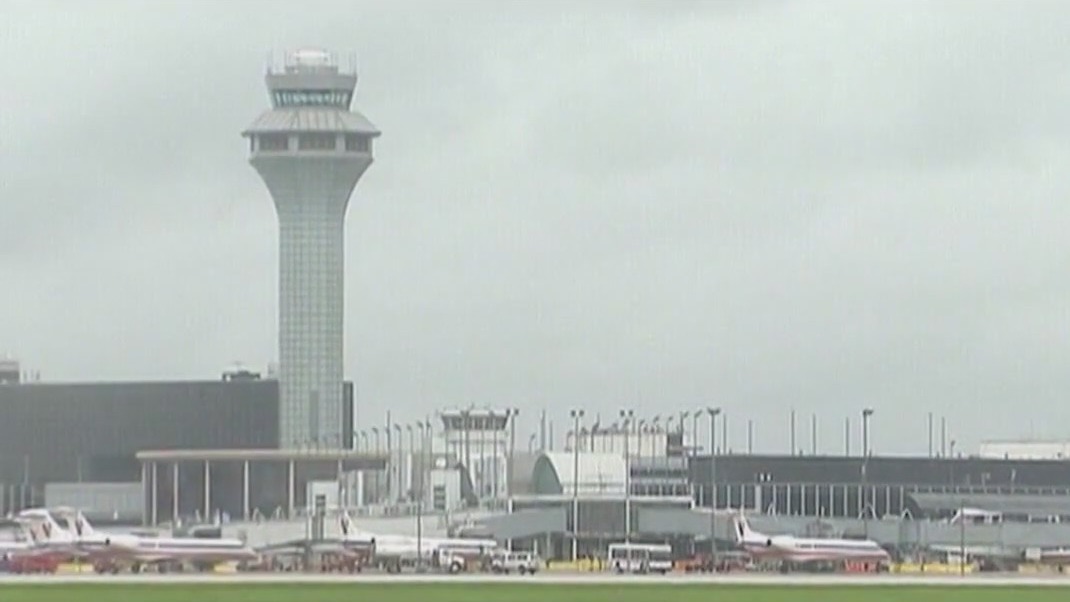 Wildfire smoke causes ripple effect of flight delays, Chicago experiencing minor delays