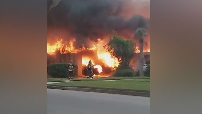 Firefighters battling residential fire in Orlando's Fairview Shores neighborhood