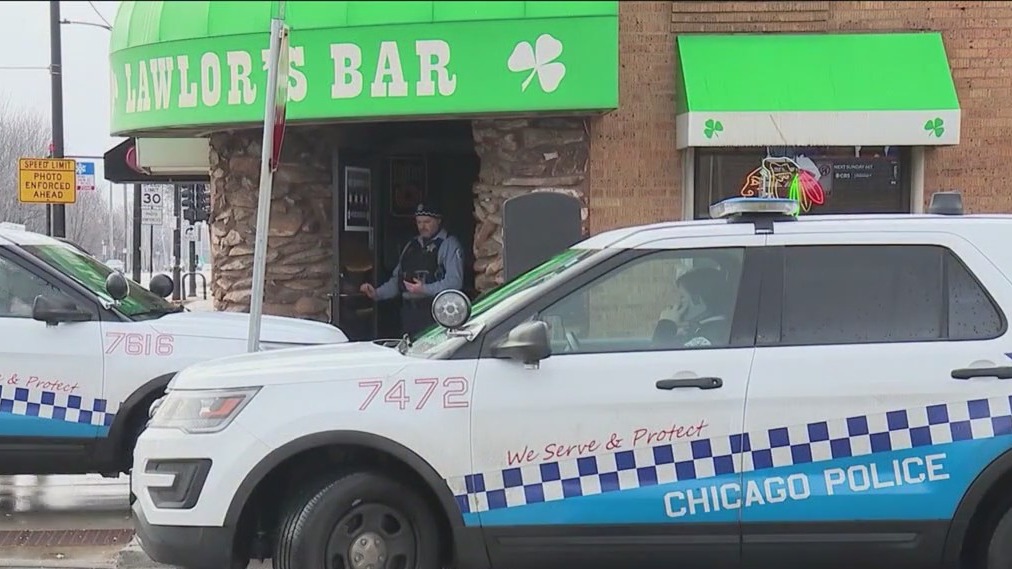 5 hospitalized after possible overdoses at Lawlor's Bar in Chicago's Mount Greenwood