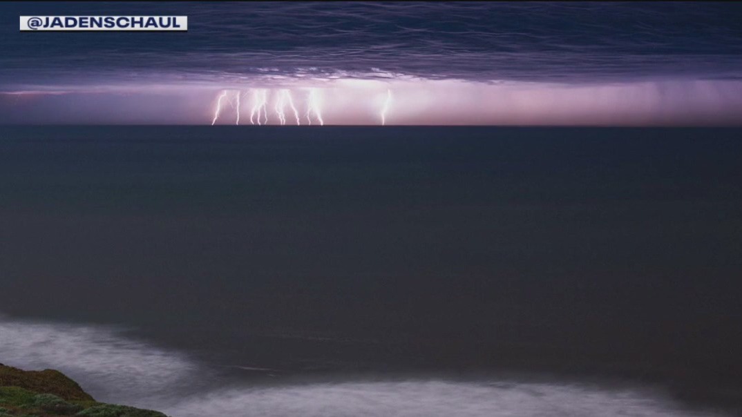 Flooding, lightning appear in Bay Area