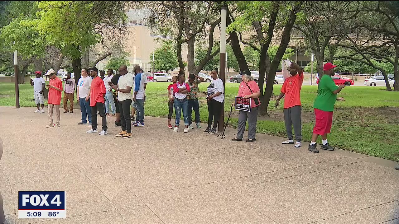 Rally held in Dallas against gun violence as teens are latest murder victims