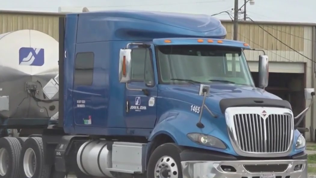 Truckers collide with EPA over new emission standards