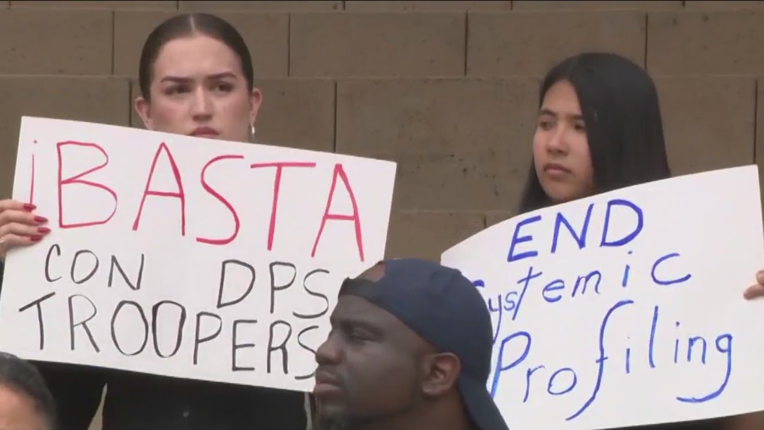 Austin civil activists call on end of partnership between Austin police, Texas DPS