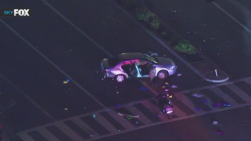 Police searching for driver who allegedly fled Seal Beach crash scene