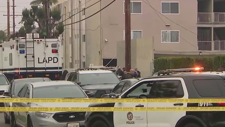 Suspect shot by police serving search warrant