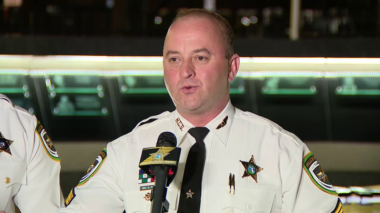 Full news conference: HCSO deputy recalls rescue after van overturns
