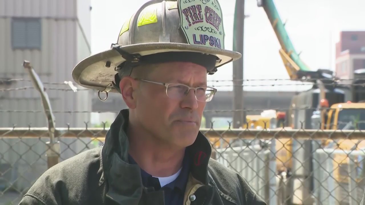 Milwaukee recycling plant fire; MFD chief provides update
