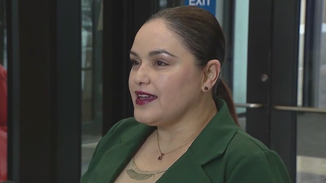 Cook County judge overturns woman's 1992 murder conviction