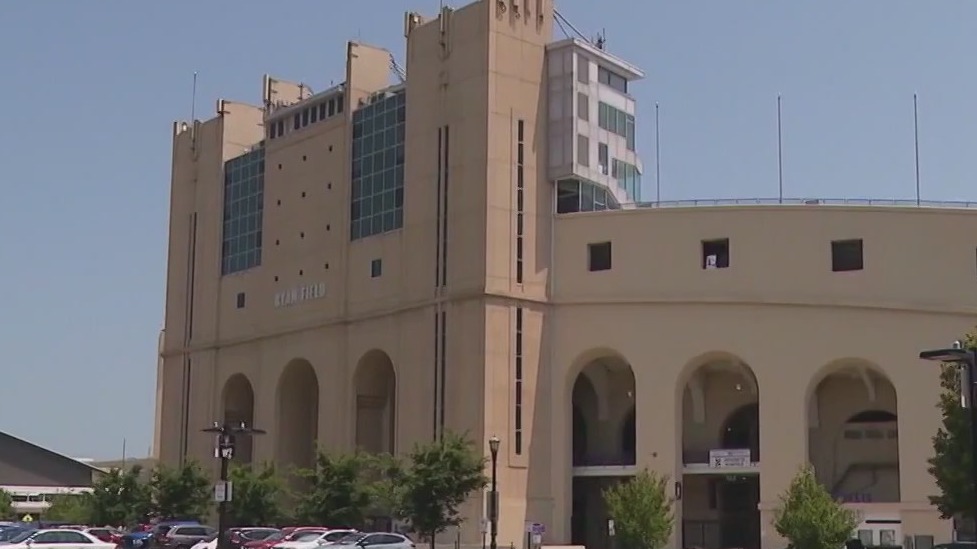 Meeting on Ryan Field teardown draws opposition