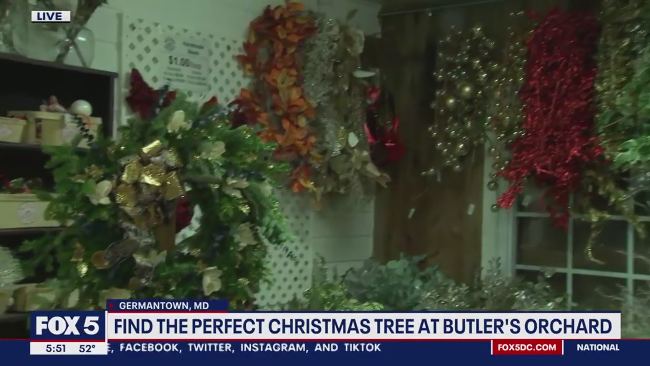 Holiday wreath decorating at Butler's Orchard