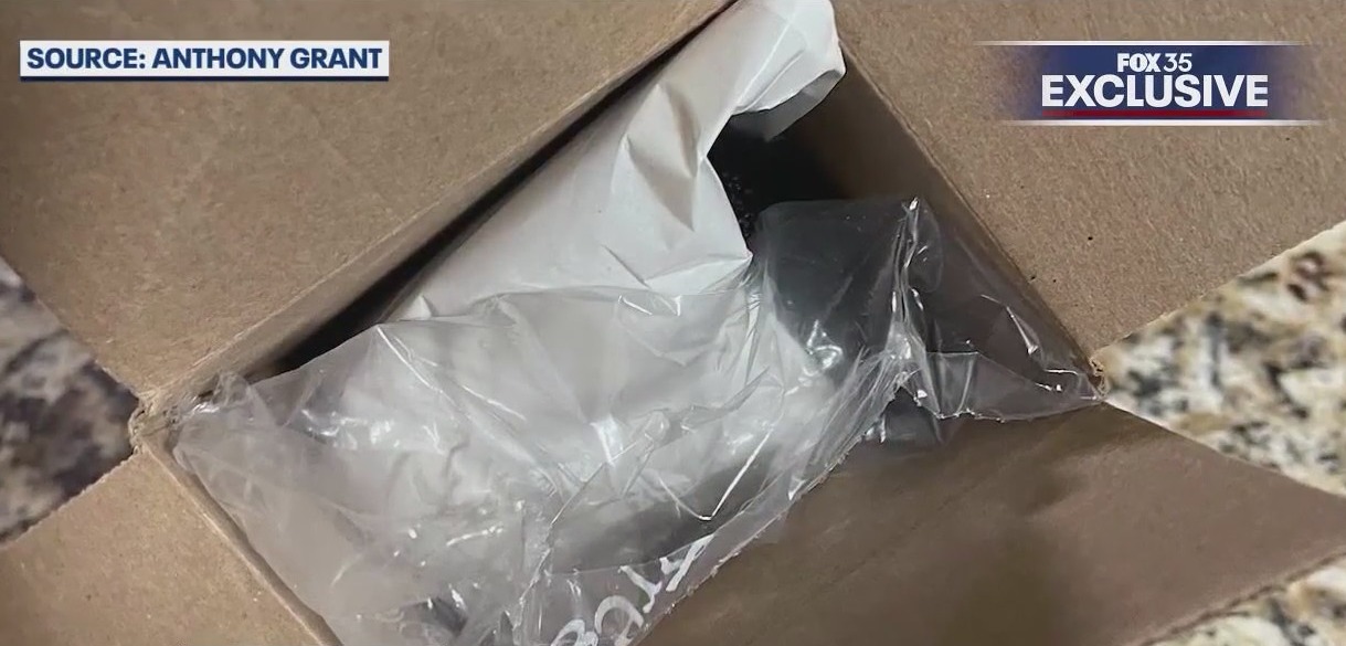 Man wearing Amazon uniform caught switching boxes