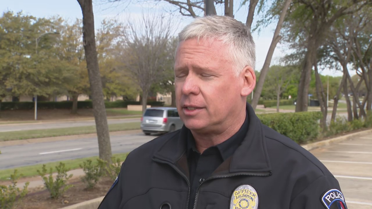 Police give update on Arlington Lamar HS shooting that injured 2