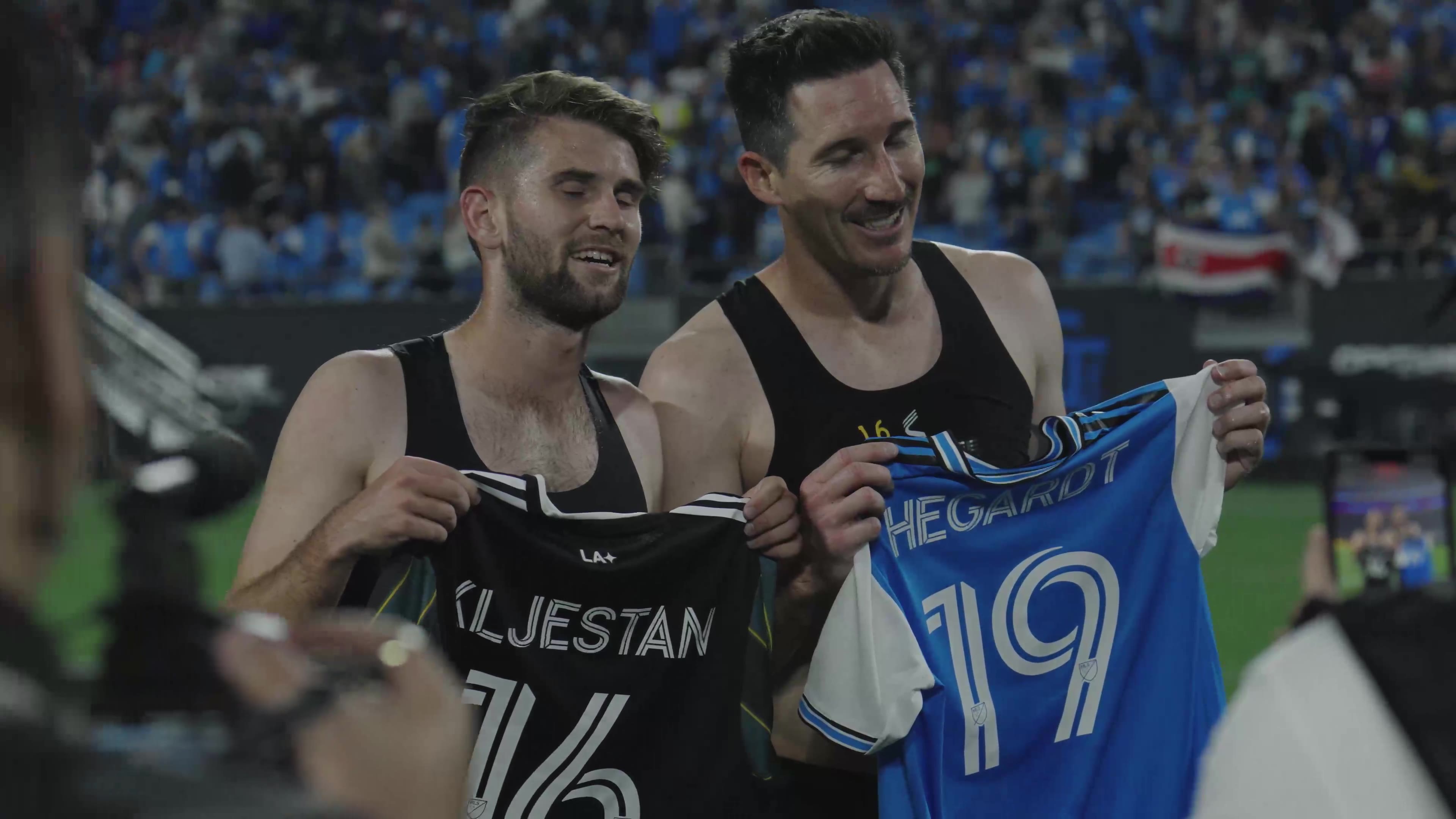 WATCH: Sacha Kljestan exchanges jerseys with Christopher Hegardt