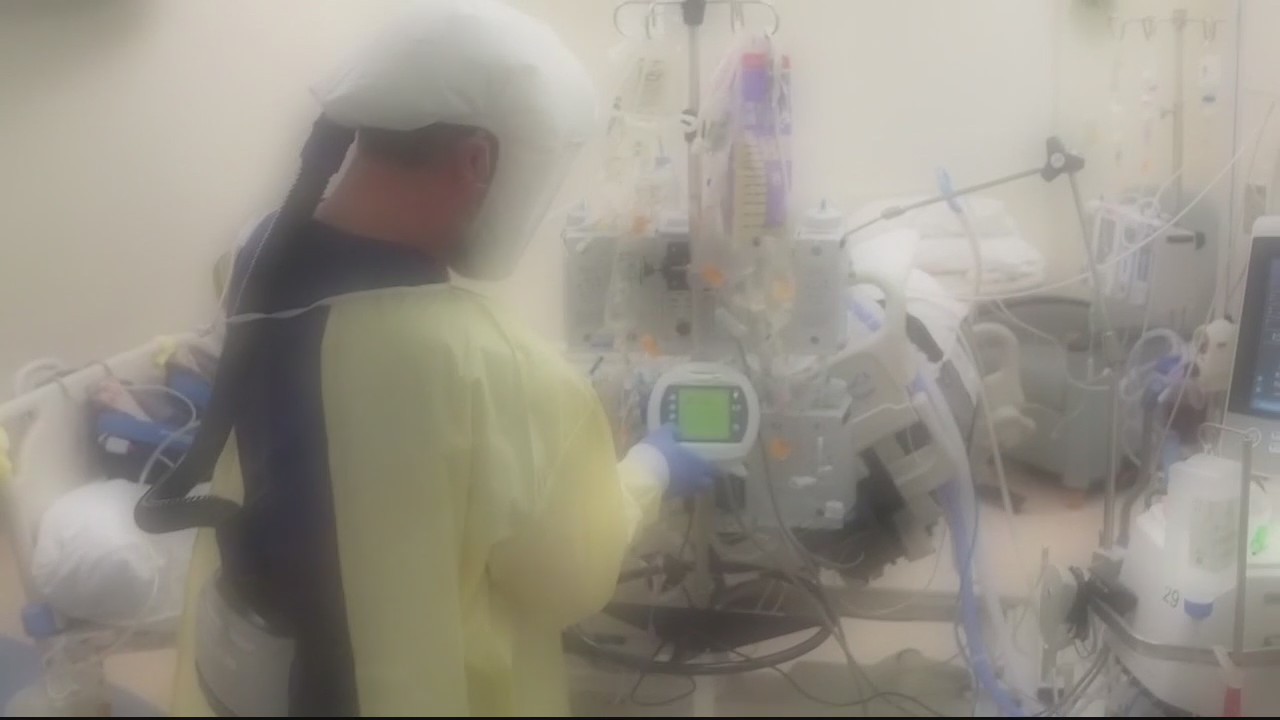 Doctors concerned about COVID-19 pandemic during busy holiday season