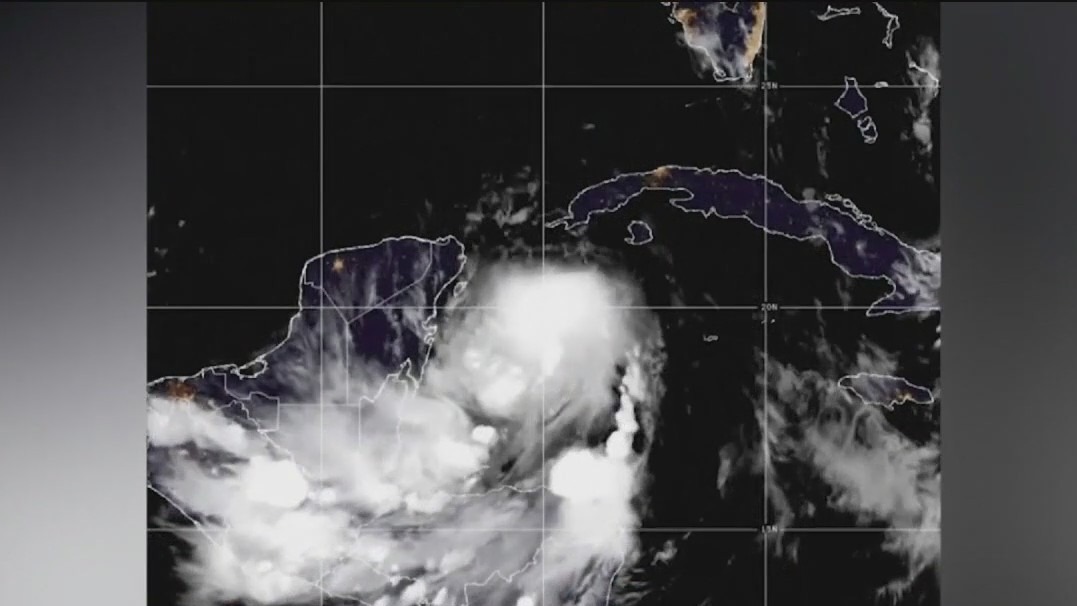 Florida preps for tropical storm Idalia