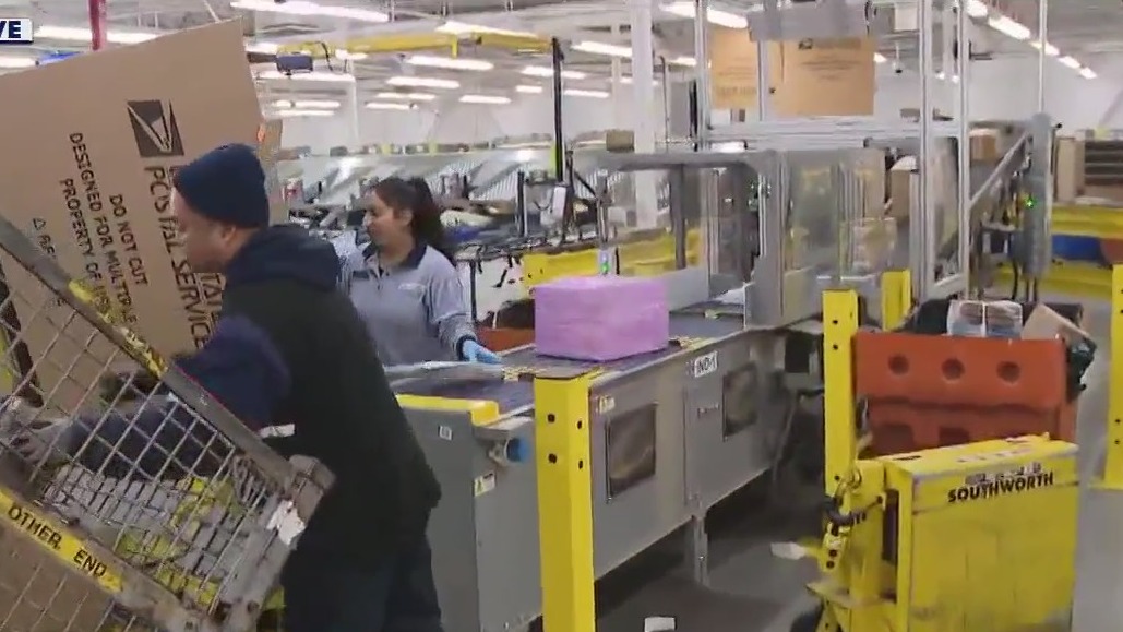 Berkeley post office busy ahead of Christmas