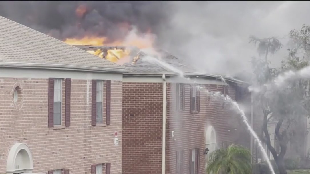 14 without homes after Bradenton apartment fire