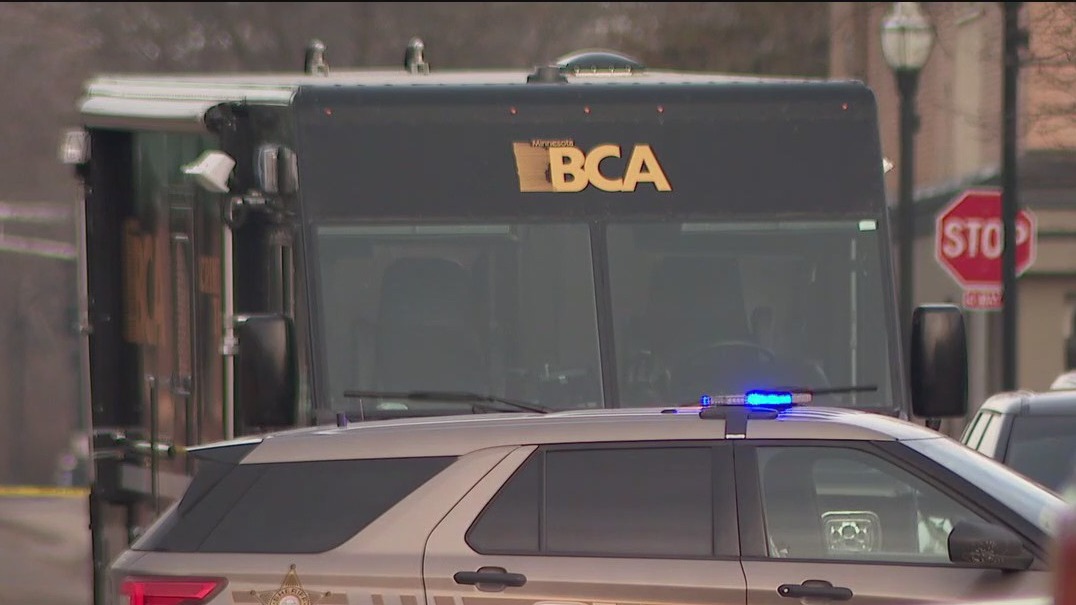 Willmar police shoot man wielding knife