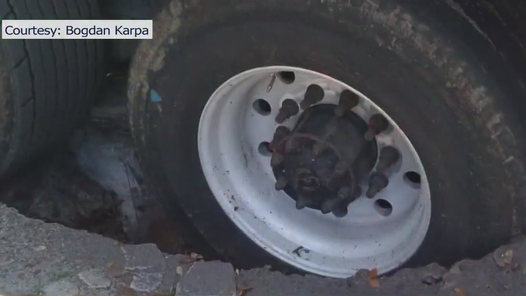 Holes opening up in Nokomis neighborhood