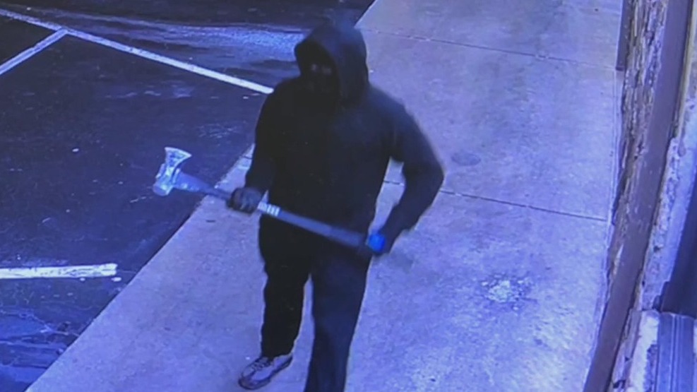 Deputies search for thieves using sledge hammers, crow bars to smashing into businesses