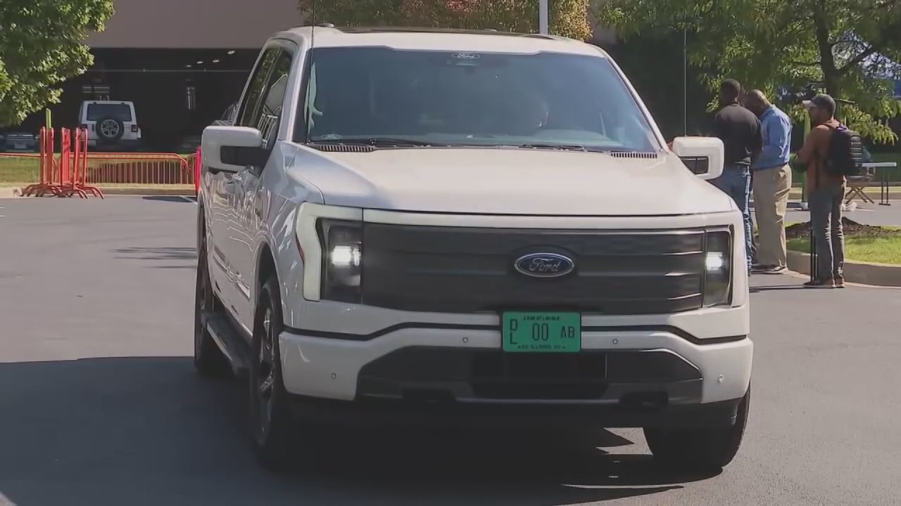 Whitmer promotes EV rebate to help Biden administration initiatives