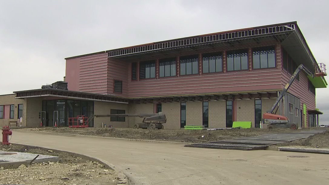 Tesla invests in Del Valle ISD tech program