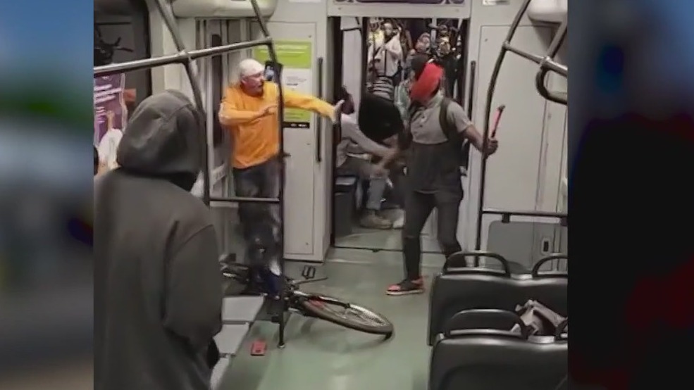 Video captures hammer attack on Phoenix light rail passenger