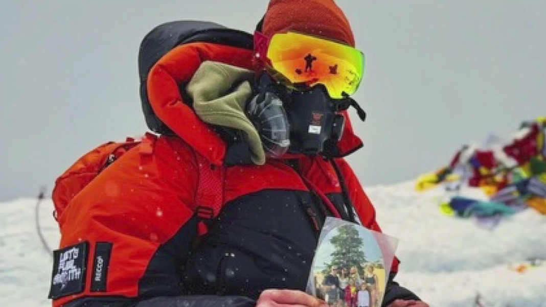 Minnesota man summits Mount Everest