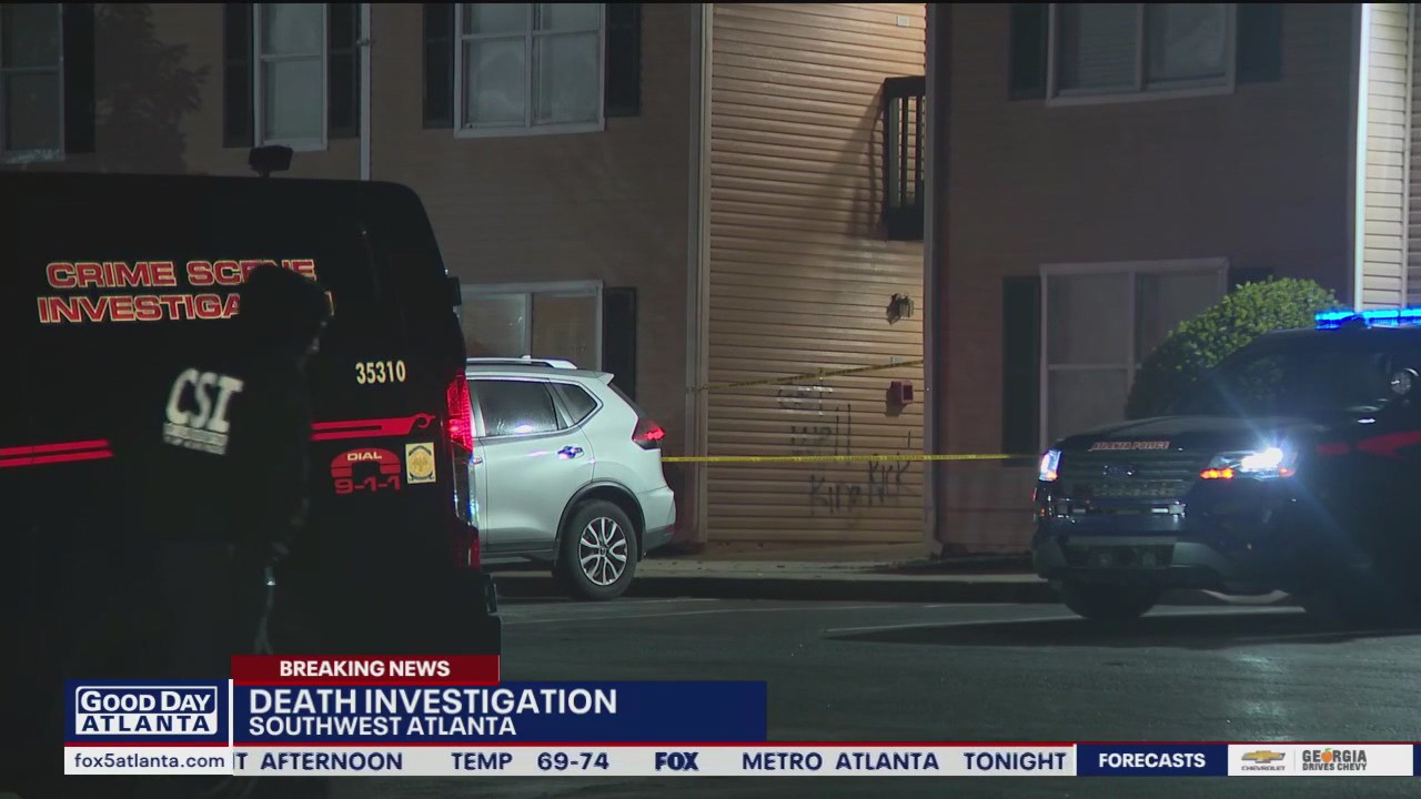 Police investigating homicide at southwest Atlanta apartment complex