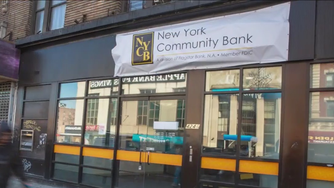 New York Community Bank under serious pressure