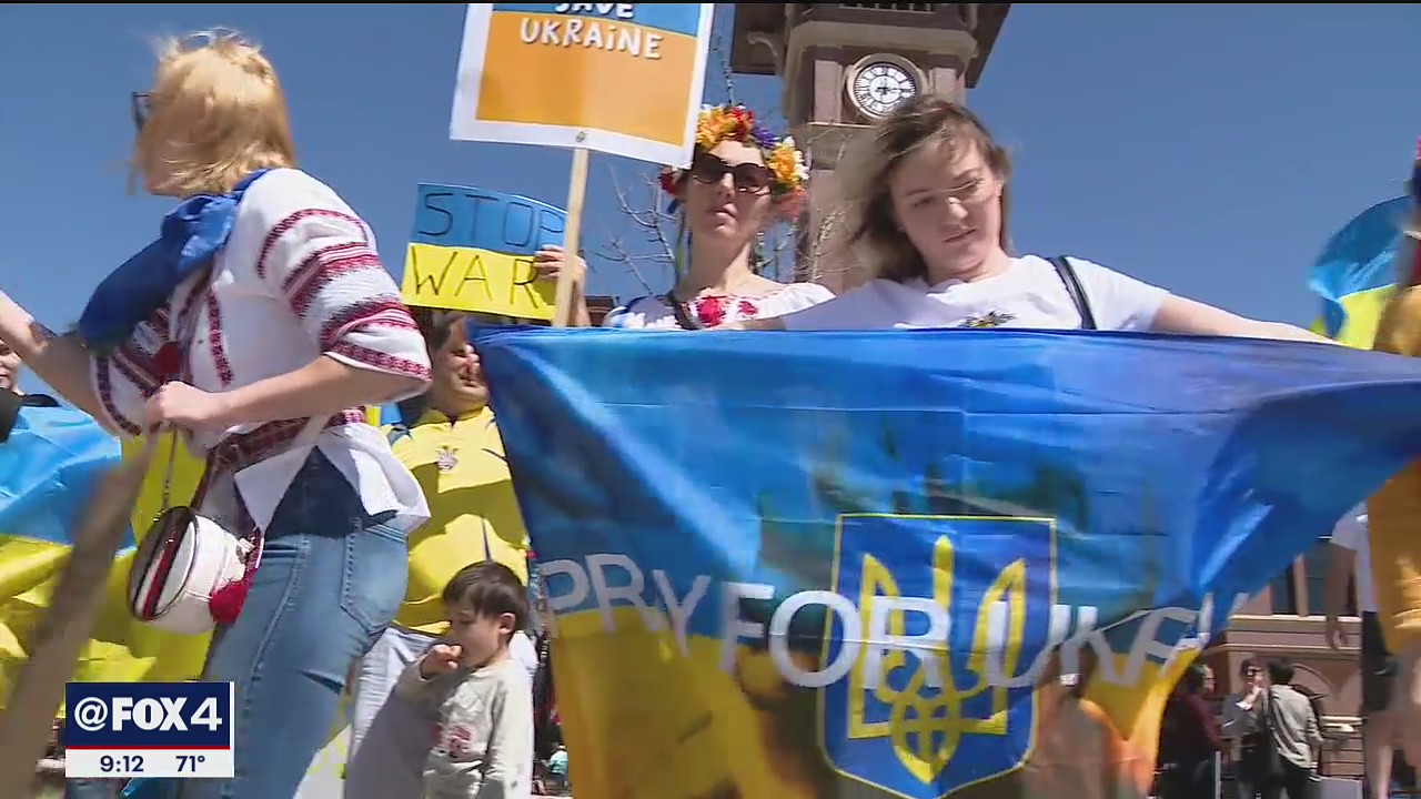 Rally held in Grapevine to show support for those in Ukraine