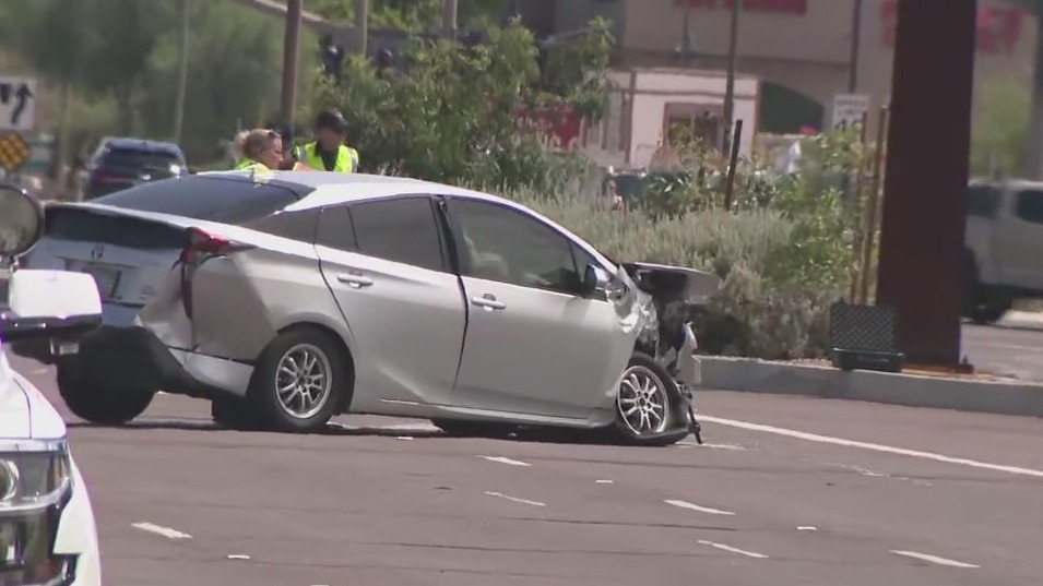 Driver killed in Scottsdale crash involving USPS van