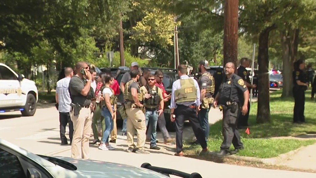 Large response at Houston's Heights High School after unconfirmed
