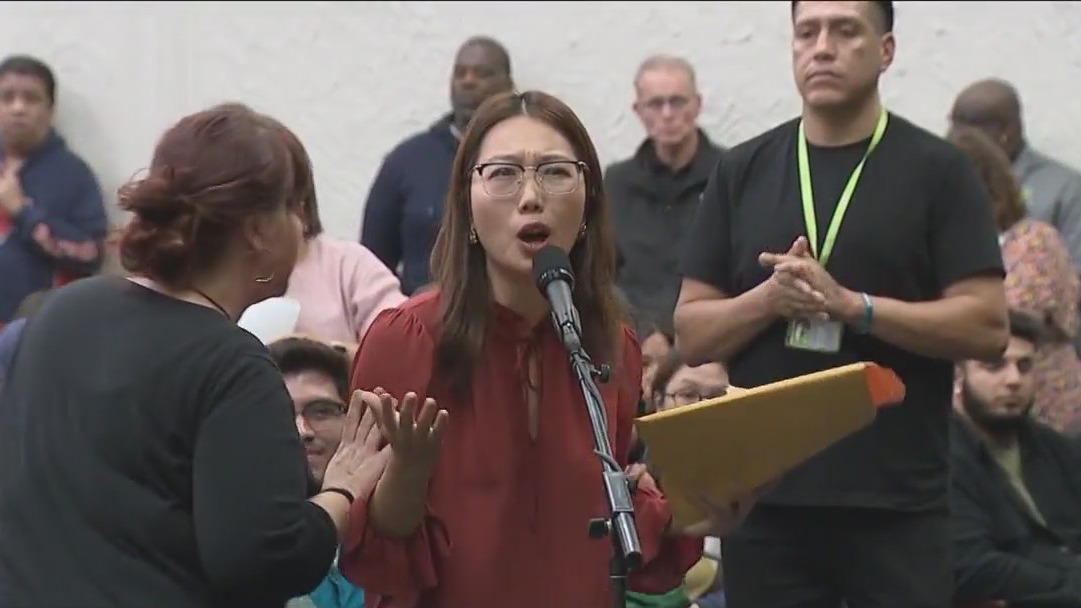 Tensions escalate at Brighton Park migrant meeting