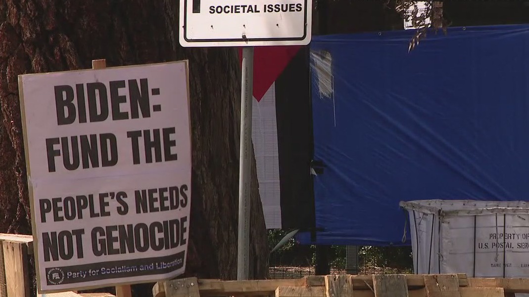 12 arrested for occupying vacant UC Berkeley building