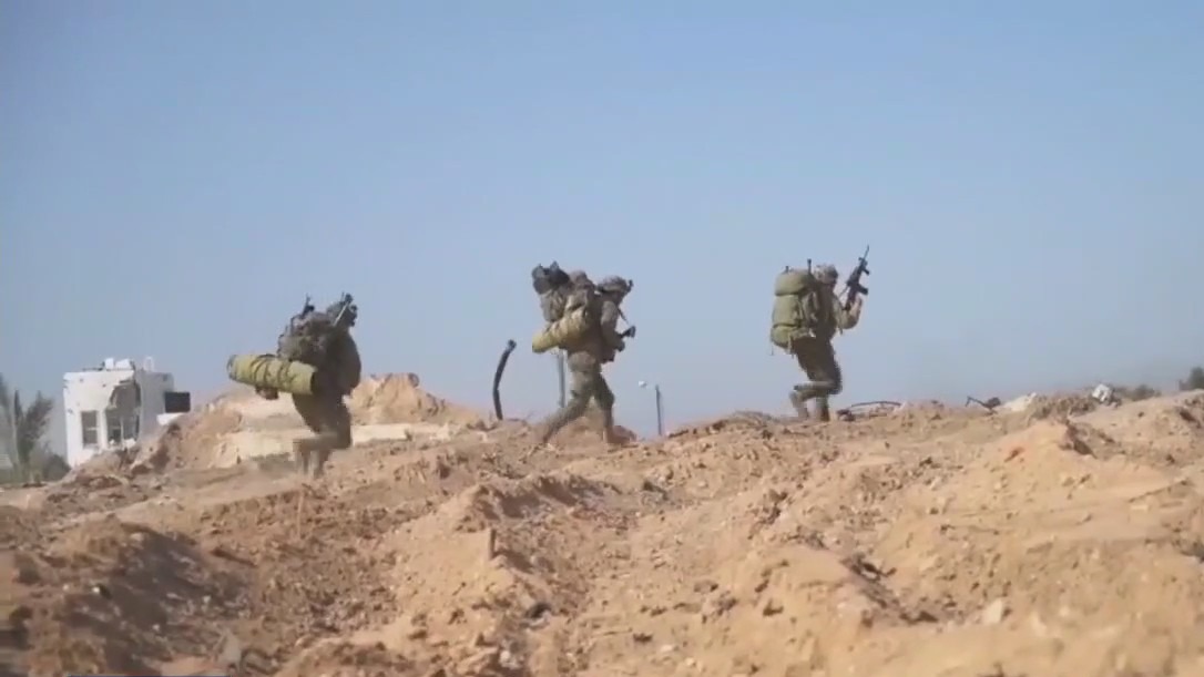 Israeli troops mistakenly kill 3 hostages