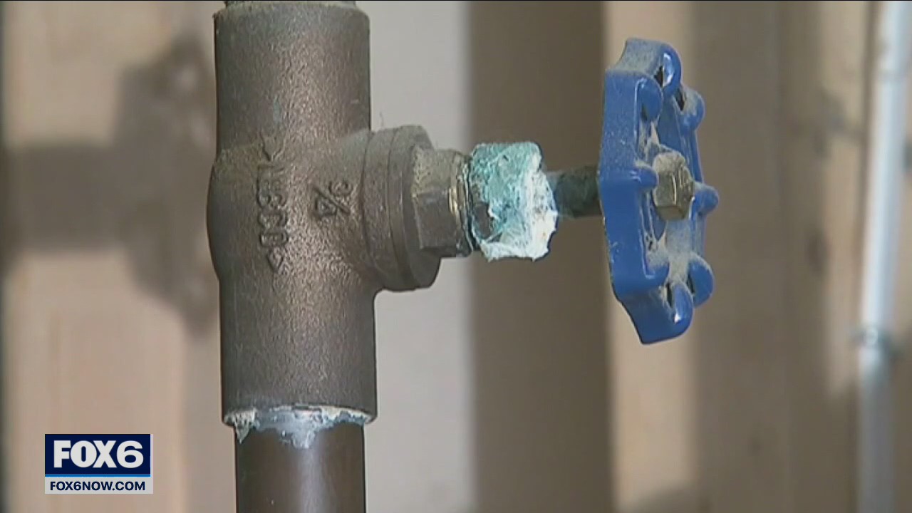 Milwaukee replacing lead laterals