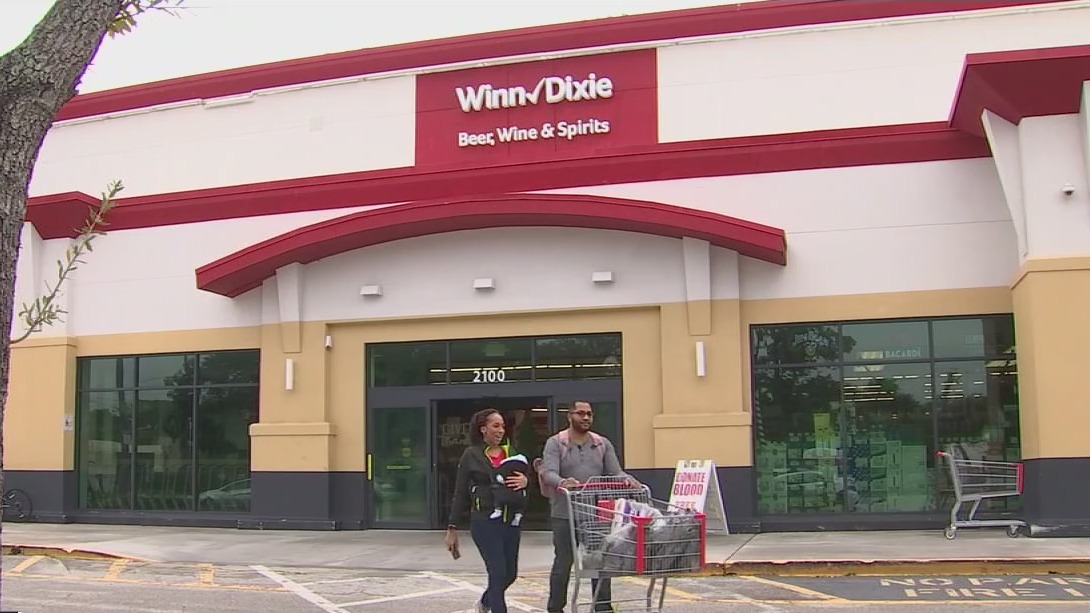 Many finish last-minute grocery shopping ahead of Thanksgiving