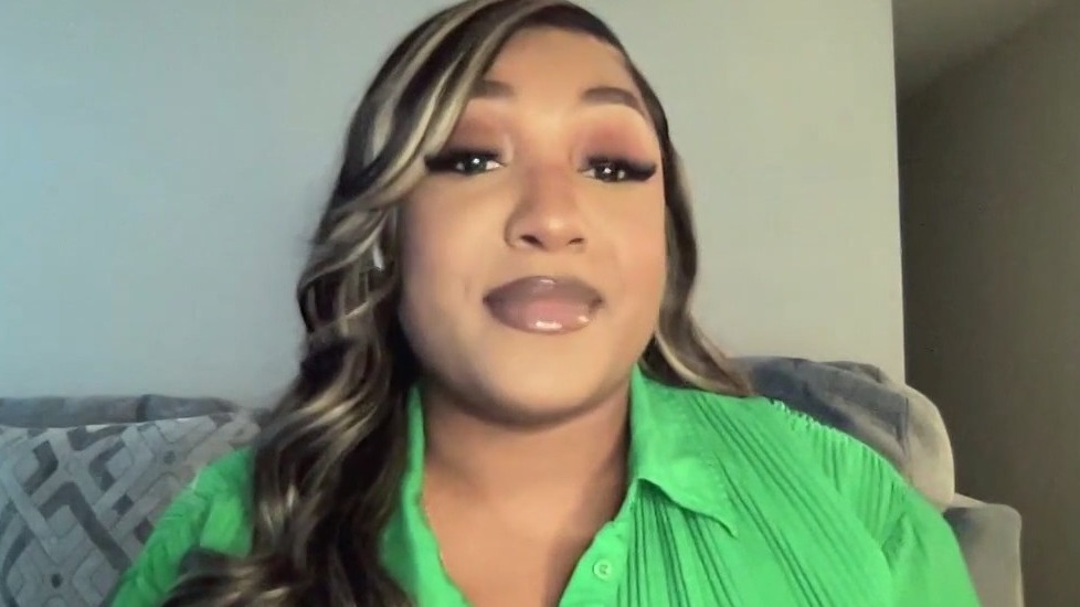 Entertainment headlines with Deasia Robinson