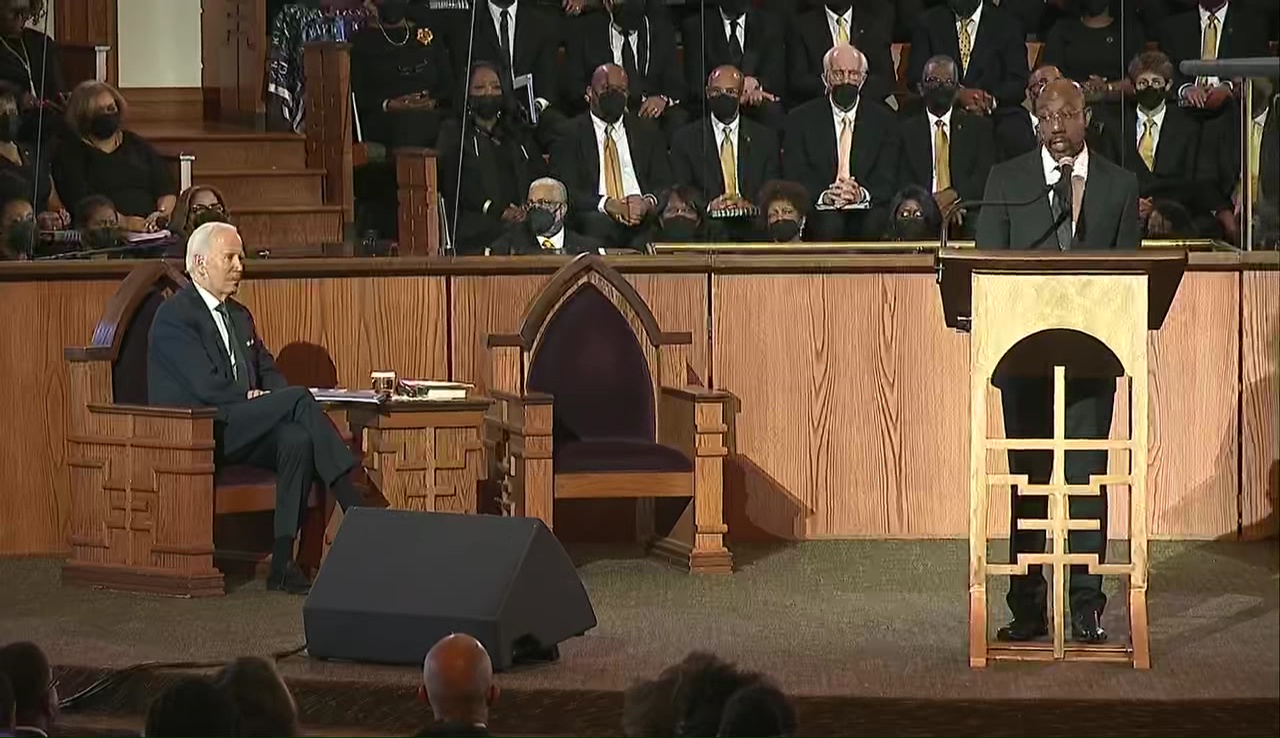 Sen. Warnock prays for family of Georgia Bulldogs football player, staff member killed in crash