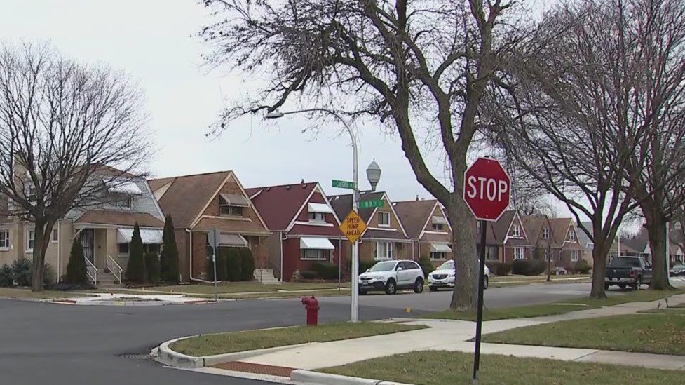 Community meeting held to address several elderly residents being robbed at gunpoint