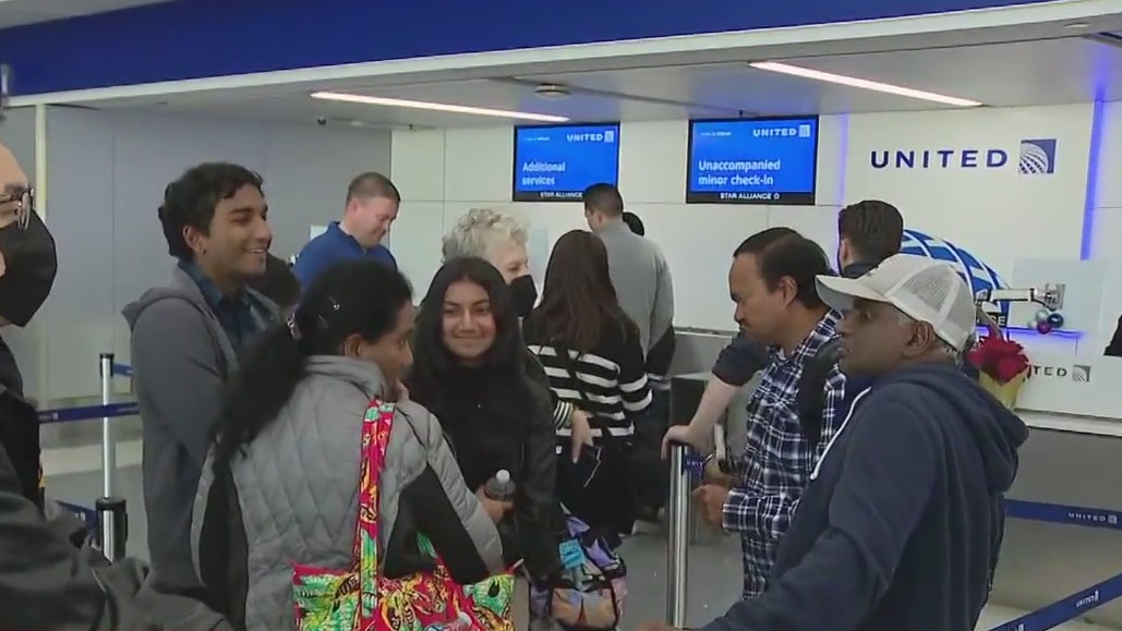Flight delays, cancellations continue to increase at LAX
