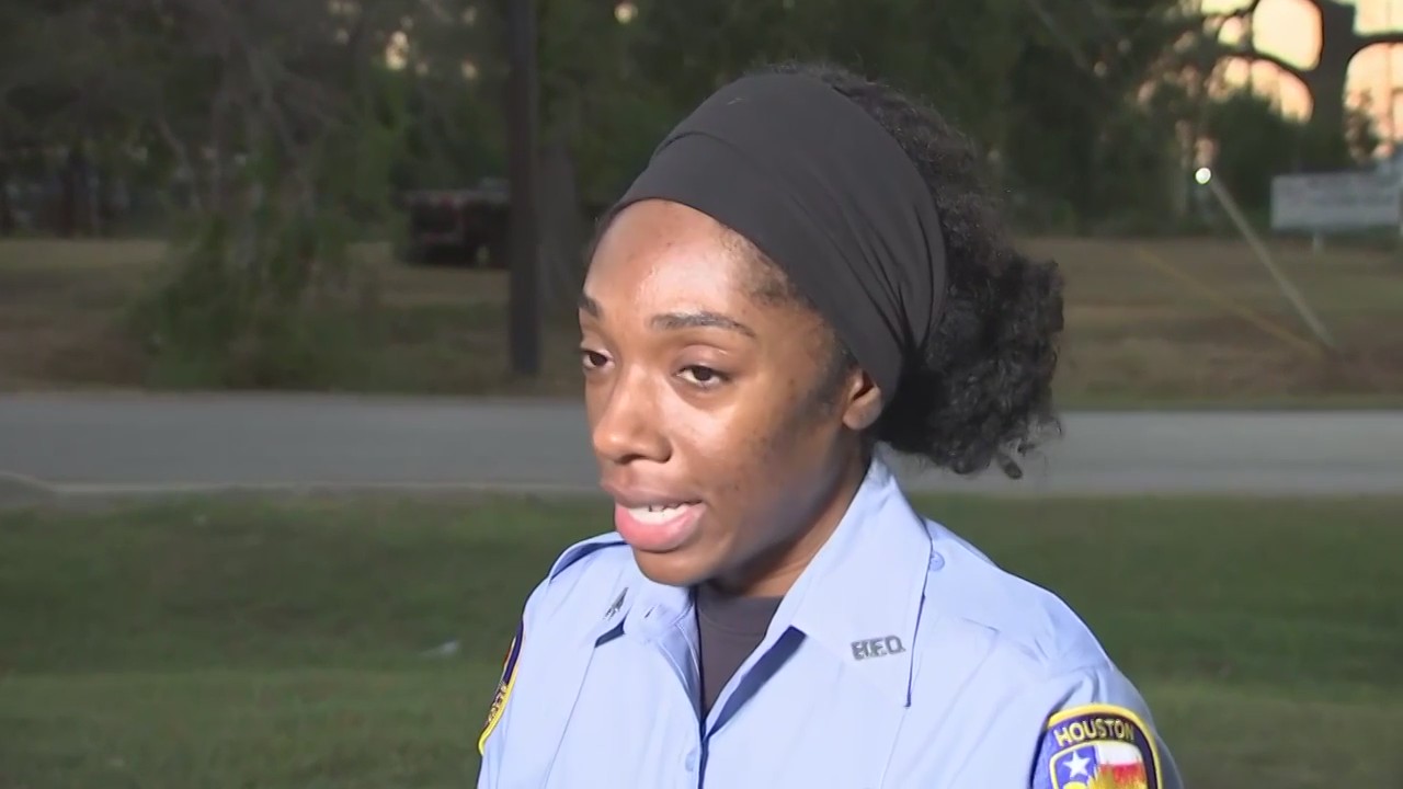 UPDATE: Large mulch fire on Crawford Street in Houston