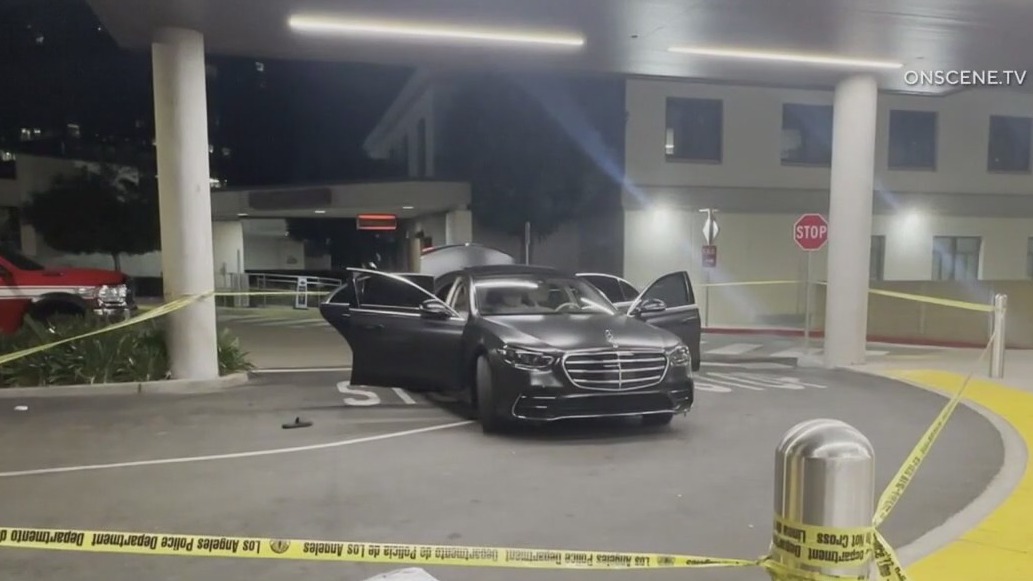 3 killed in deadly shooting outside NoHo restaurant