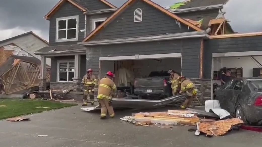 Minnesotans helping with disaster relief in Omaha