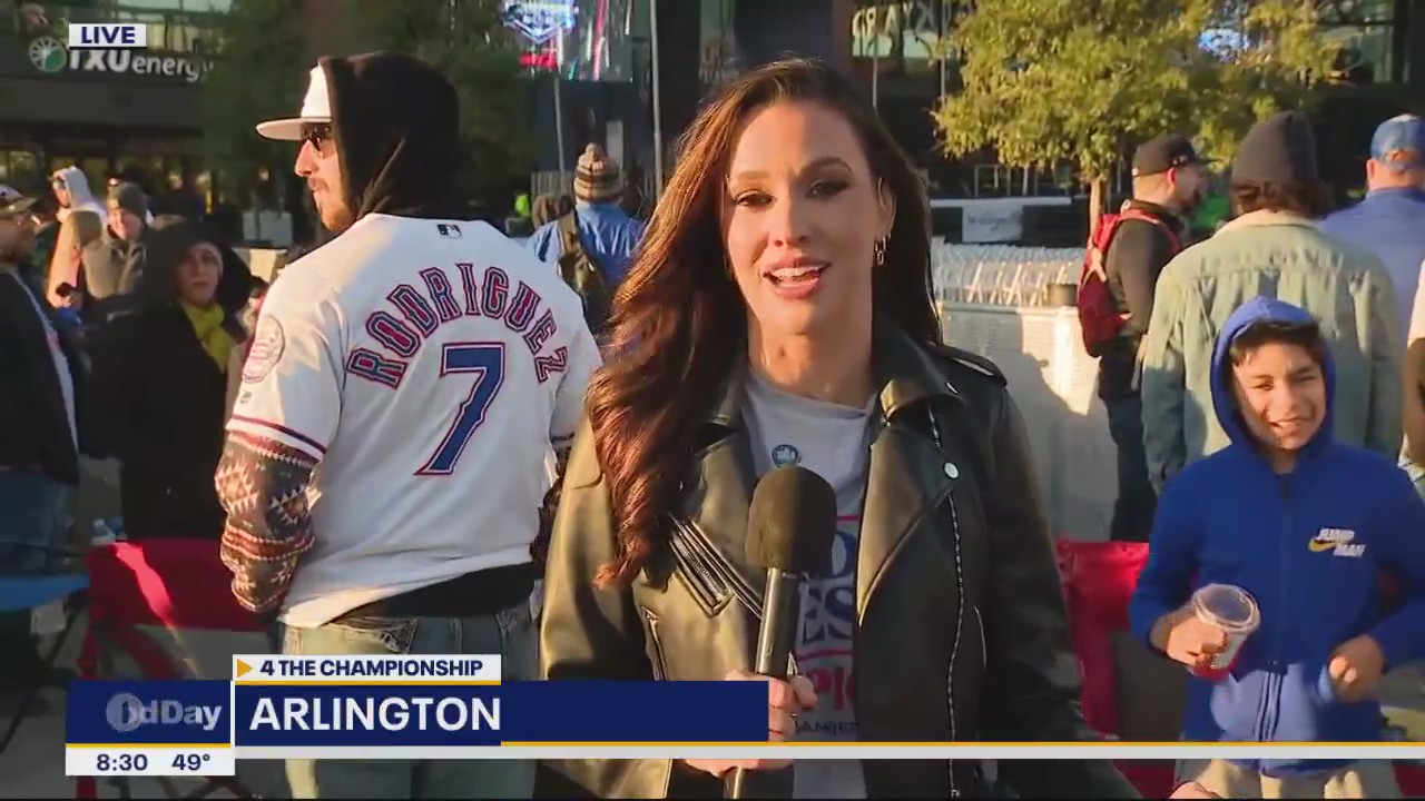 Crowds gather for Texas Rangers World Series parade